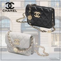 送料込み【CHANEL】チェーンクラッチ ミニバッグ CCロゴ