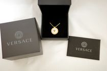 【国内即発】VERSACE レジンメデューサ ペンダント ネックレス