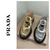 【PRADA】トライアングルロゴ★メタリックレザーローファー