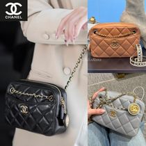 デイリーユースにも活躍♡【CHANEL】ミニカメラケース