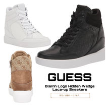 追跡有★GUESS Blairin ロゴ 隠し ヒール ウェッジ スニーカー