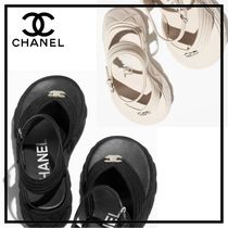 CHANEL《大人可愛いカジュアル》トングサンダル　CCマーク