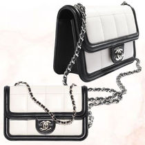 【入荷極小】CHANEL クルーズC限定 W&B ミニフラップバッグ