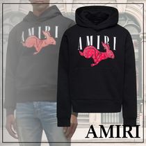 【個性的な一着 】AMIRI CNYバンダナラビットロゴパーカー