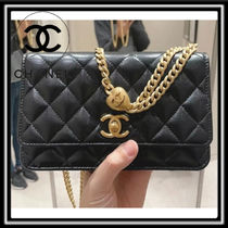 《ハートの金具が可愛い♪》CHANEL シャネル チェーンウォレット