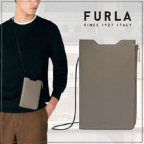 国内即発【FURLA】Man Cosmo クロスボディ 縦型フォンホルダー