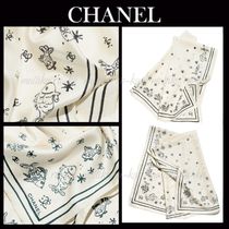 マリンデザイン☆【CHANEL】シャネル  お魚プリント　スカーフ