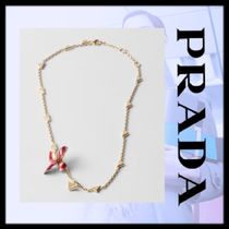 新作【PRADA】エナメルメタル ネックレス