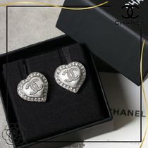 《耳元を可愛く 可愛いハートデザイン♪》CHANEL ハートピアス