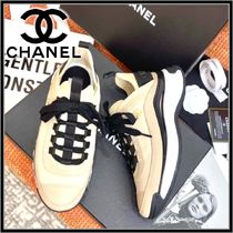 オフィススタイルにも◎【CHANEL】スニーカー