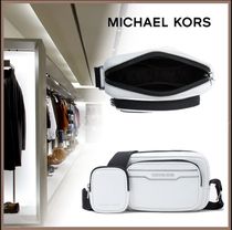 アクセントに MICHAEL KORS COOPER ダブルジップ ショルダー