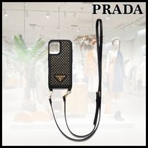 人気【PRADA】スタッズ付 レザー iPhone 16用ケース