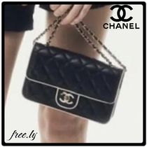 【ホワイトラインがかわいい♡】CHANEL　ショルダーバッグ