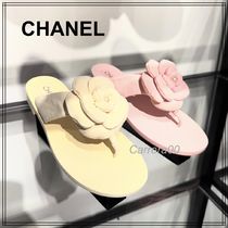 人気【CHANEL】ぷっくりしたカメリアが可愛い　サンダル