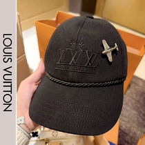 《ブローチがアクセントに》LOUIS VUITTON キャップ LV プレーン