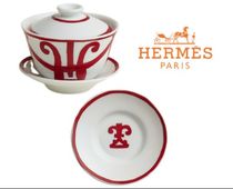 HERMES 蓋付きカップ＆ソーサー 〈ガダルキヴィール〉