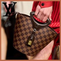 【モノグラム好きにおすすめ】 LV ハンドバッグ