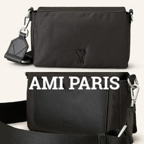 ユニセックス*AMI PARIS*ロゴ ピロー ショルダーバッグ ブラック