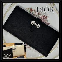 【洗練と機能美を極めた縦長ウォレット】DIOR　2つ折り縦長財布