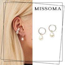 *関税・送料込*【MISSOMA】Pearl Twisted Small Drop Hoopピアス