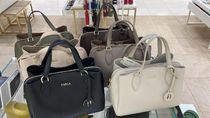 【VIP価格】Furla MINERVA　A４サイズ対応　ショルダーバッグ