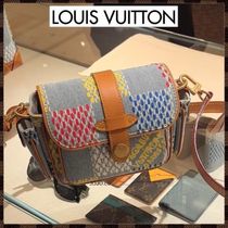 《肩掛けでお洒落に♪》LV カーゴ ウェアラブル ウォレット