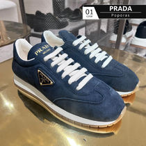 洗練された【PRADA】メタルロゴ スエード ランニング スニーカー