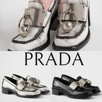 ランウェイ*PRADA*メタルディテール ブラッシュレザーローファー