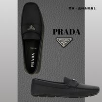 【PRADA/本革でダンディーな雰囲気に】ロゴ ブラック ローファー