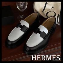 《モノクロがおしゃれ♪》HERMES モカシン 《アワー》