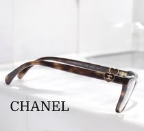 本場のパリから届く【CHANEL】☆スクエアシェイプ ハートロゴ