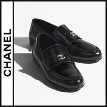 25S ユニセックスでも使える◎ CHANEL CCロゴローファー