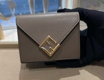 【FENDI】FFダイヤモンド レザー コンパクト 三つ折り財布