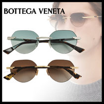 BOTTEGA VENETA直営店 グレージュ縁なしサングラス