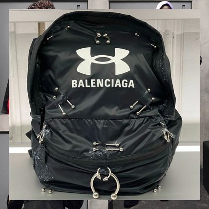 BALENCIAGA バックパック・リュック 主役級 バレンシアガ × アンダーアーマー バックパック ピアス