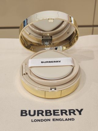 Burberry ファンデーション Burberry ビヨンドウェア パーフェクティングマットクッション(3)