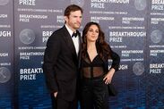 ashton kutcher mila kunis renew vows marital strain