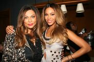 jay-z-fans--baffled-beyonce-mom-tina-knowles-move-lawsuit