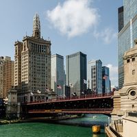 DuSable Bridge and London Guarantee Building on Chicago River in Chicago, Illinois, USA on the 19th August 2018