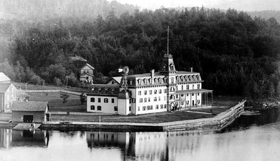 Adirondack Mountains: Saranac Lake House