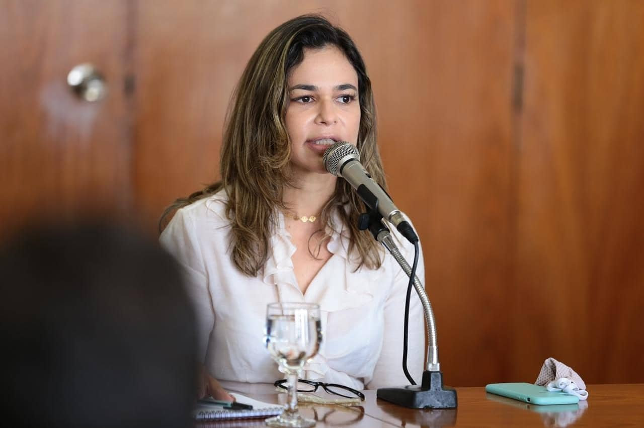 Rosália evita atritos no PSD, mas nega possível composição do partido com Romero Rodrigues