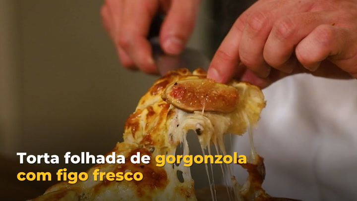 Thumbnail - O chef Pedro Kucht ensina a preparar uma torta elegante e muito saborosa, e o melhor: superfácil de fazer. É a torta folhada de gorgonzola com figo fresco