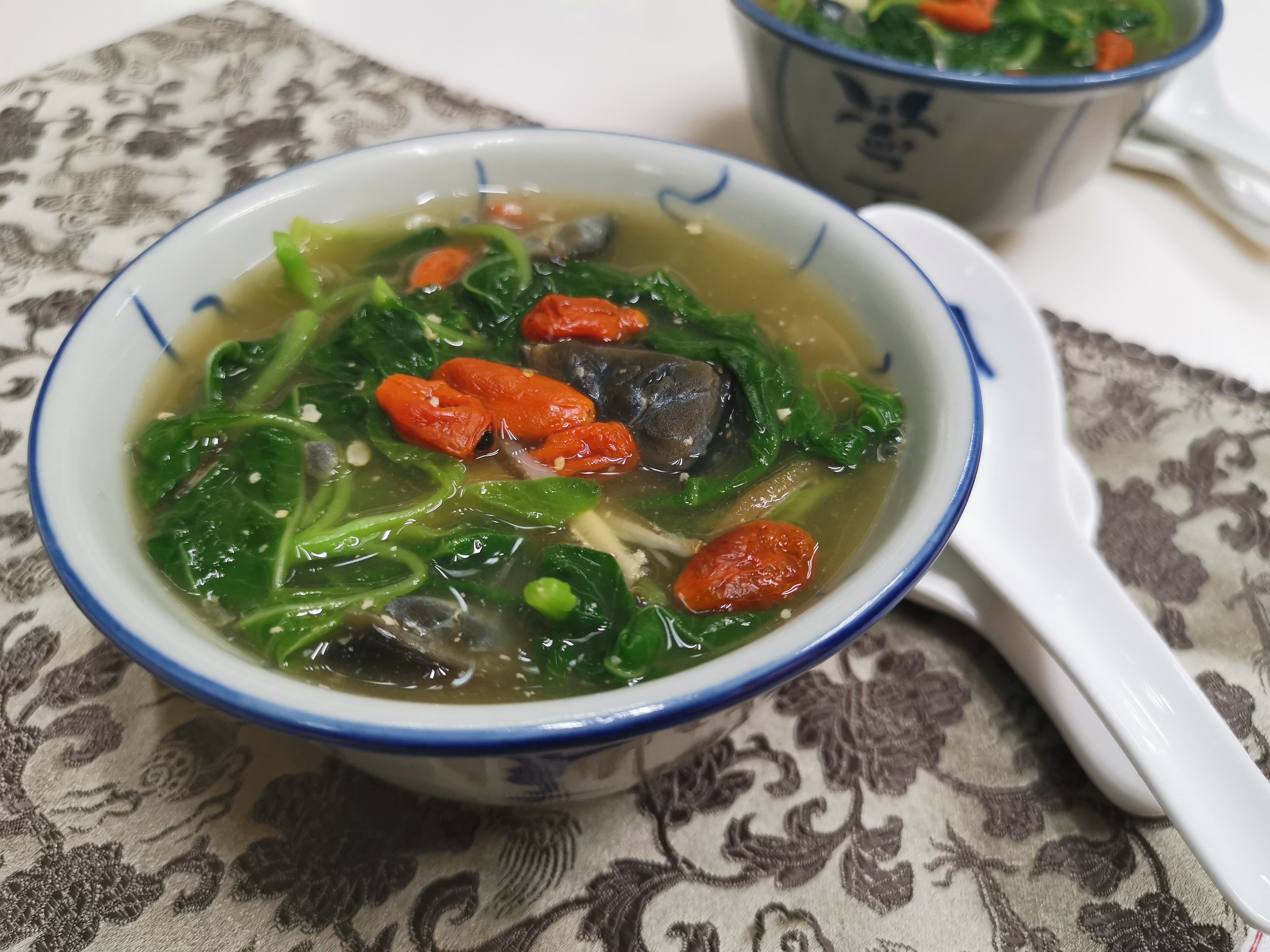 Chinese Spinach Soup with Century Eggs (Seong Tong Yuen Choy)