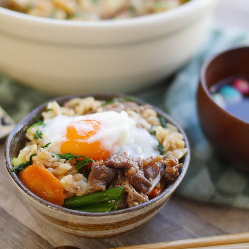 おかずいらずの「すき焼き炊き込みご飯」