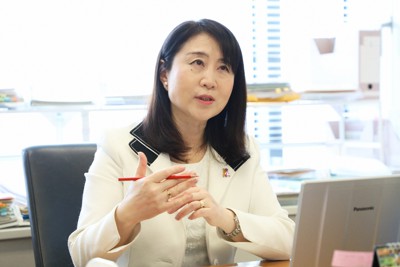 矢田稚子氏＝岡本同世撮影