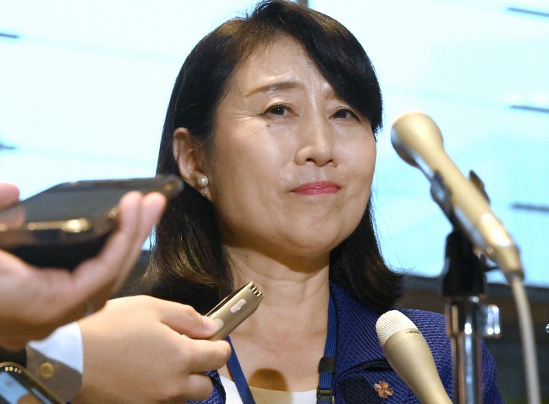 辞令交付後、記者団の取材に応じる矢田稚子首相補佐官＝首相官邸で2023年9月15日午後3時33分、竹内幹撮影