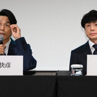 記者会見で質問に答えるジャニーズアイランドの井ノ原快彦社長（左）とジャニーズ事務所の東山紀之社長＝東京都千代田区で2023年10月2日、内藤絵美撮影