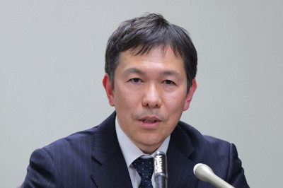 判決を受け、記者会見する「大川原化工機」元顧問の相嶋静夫さんの長男＝東京都千代田区で2024年3月21日午後2時半、宮武祐希撮影