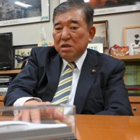 5月のインタビューで、リニア中央新幹線について話す自民党の石破茂氏＝衆院第2議員会館で2024年5月8日、宮間俊樹撮影