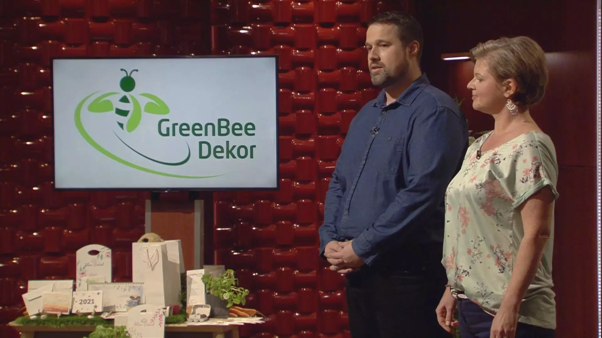 Zöld méhecskével támadtak a Cápákra a műsor legnagyobb rajongói